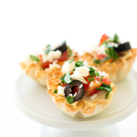 Easy-10-minute-appetizer-Greek-Hummus-Phyllo-Bites