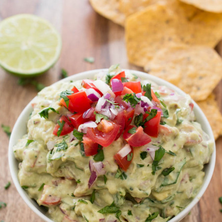 easy-guacamole-with-greek-yogurt
