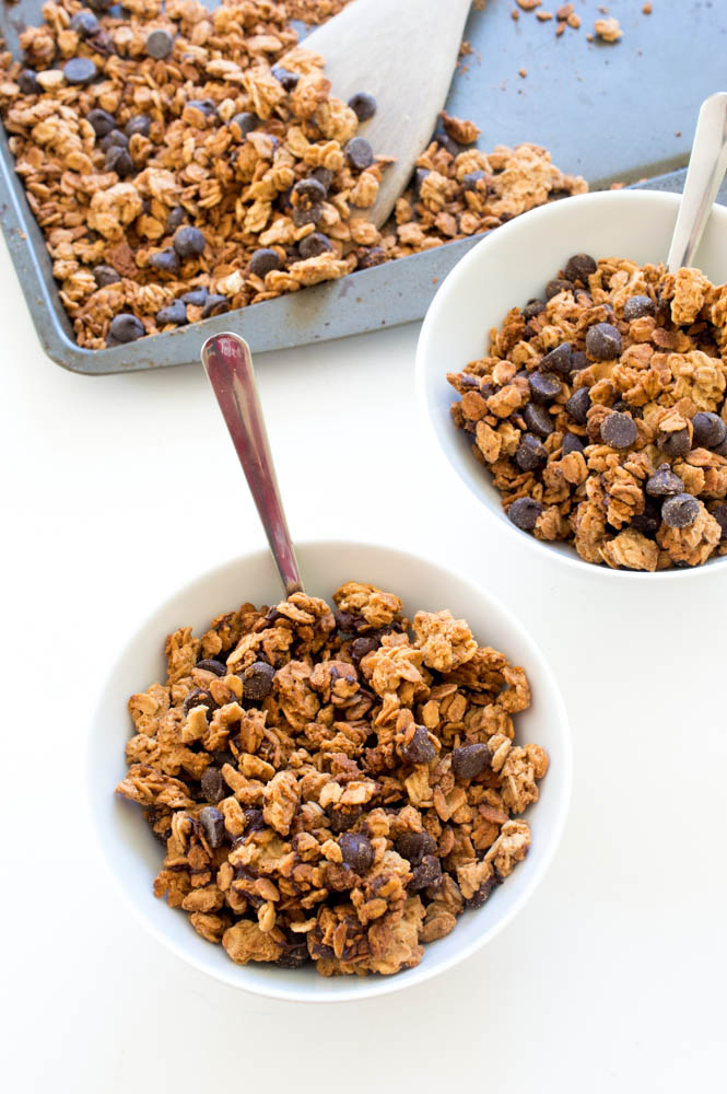 Peanut Butter Chocolate Chip Granola | chefsavvy.com 