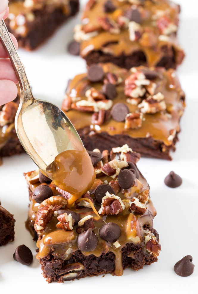 the-best-easy-turtle-brownies-recipe-chef-savvy