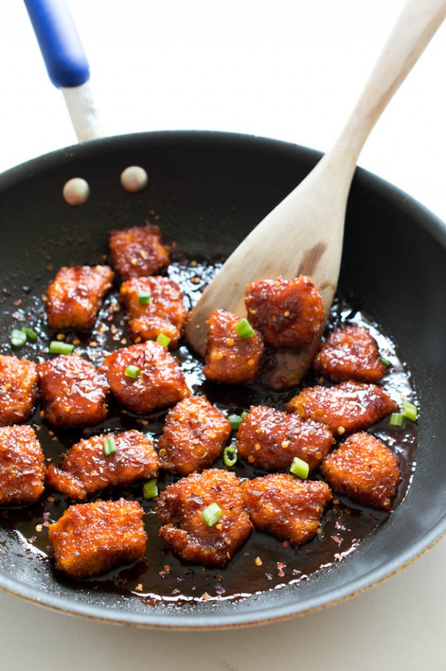 Sweet and Spicy Baked Honey Sriracha Chicken