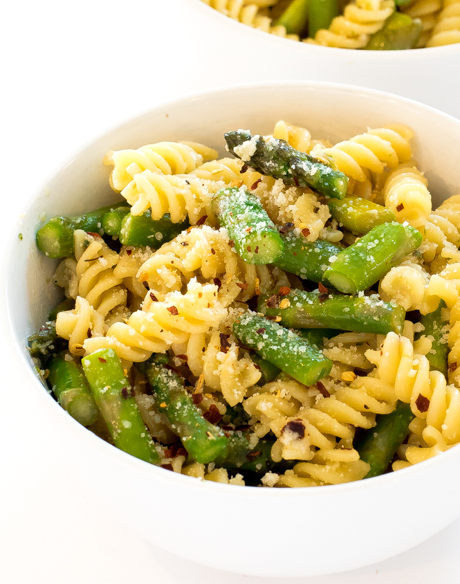 close up of this Lemon Asparagus Pasta in white bowls