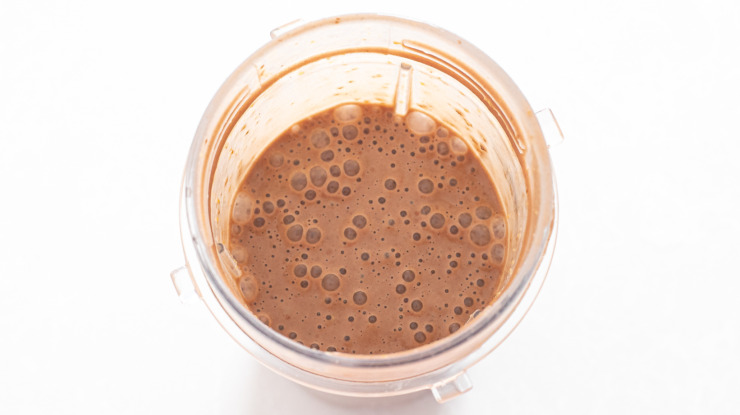 chocolate smoothie in blender