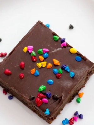 cosmic brownie on plate with sprinkles