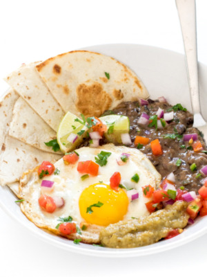 cropped-authentic-huevos-rancheros.jpg