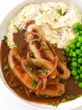 cropped-bangers-and-mash-with-onion-gravy.jpg