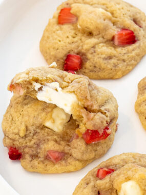 cropped-cheesecake-strawberry-cookies.jpg