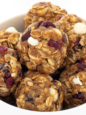cropped-cranberry-energy-balls.jpg