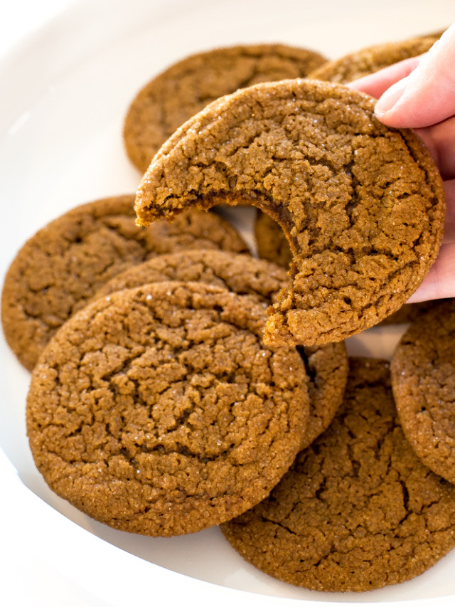 Ginger Molasses Cookies - Chef Savvy