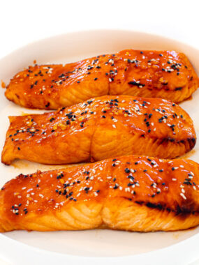 cropped-gochujang-glazed-salmon-on-white-plate.jpg
