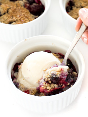 mixed-berry-crisp