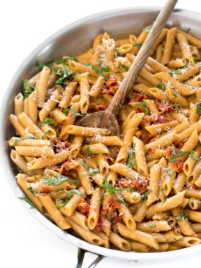 cropped-penne-alla-vodka-with-sun-dried-tomatoes-recipe.jpg
