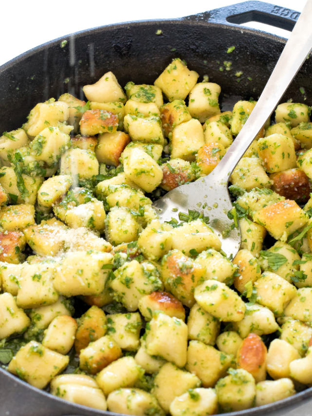 Parsley Pesto Gnocchi - Chef Savvy