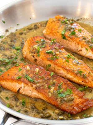 cropped-salmon-piccata-in-pan.jpg