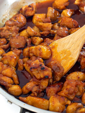 cropped-spicy-firecracker-chicken-in-large-skillet.jpg