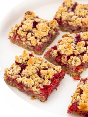 cropped-strawberry-oatmeal-bars.jpg