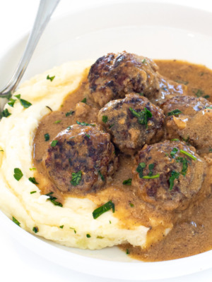 cropped-swedish-meatballs-with-mashed-potatoes.jpg