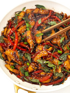 cropped-thai-basil-chicken-stir-fry-in-skillet.jpg
