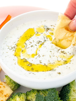 cropped-tzatziki-sauce.jpg