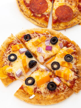cropped-vegetable-pita-pizza.jpg