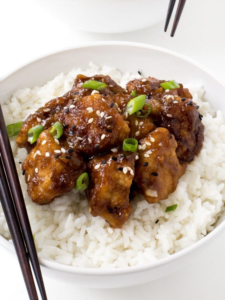 Lowchen Chicken Chicken Lo Mein (BETTER Than Takeout!) - Chef Savvy