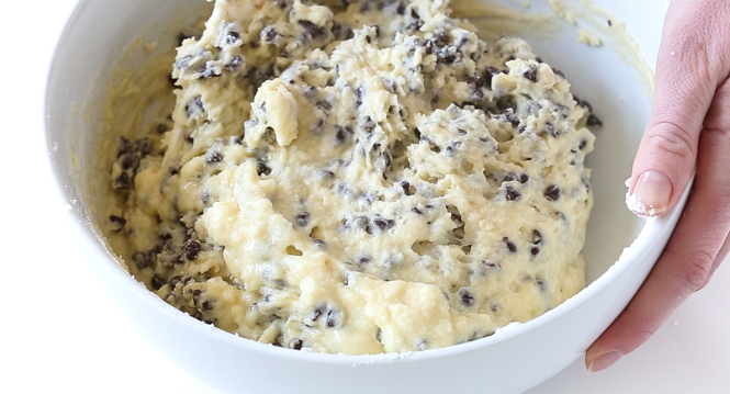 A bowl of cake batter.