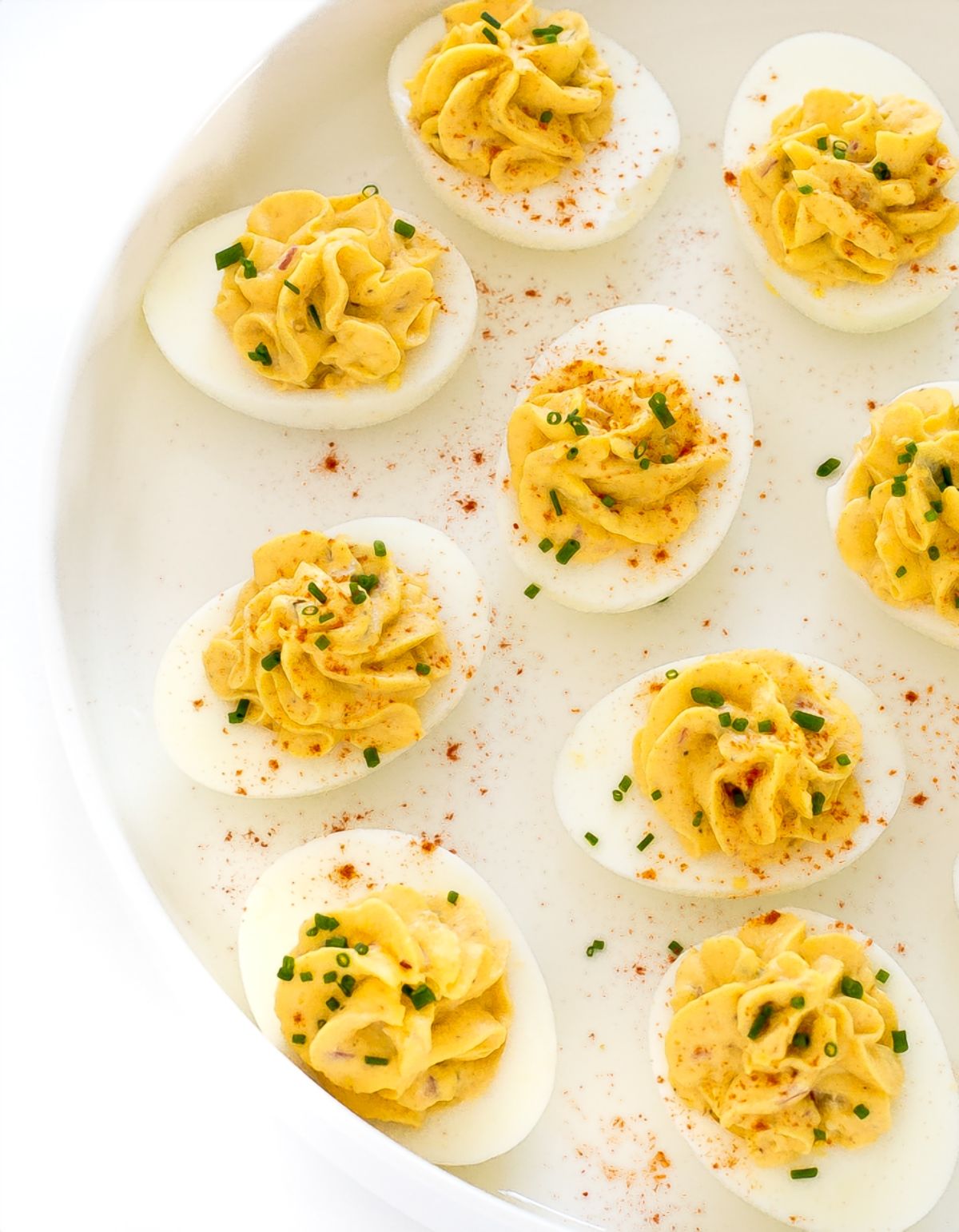 https://chefsavvy.com/wp-content/uploads/hard-boiled-eggs-1.jpg