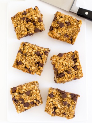 How To Make Pumpkin Chocolate Chip Oatmeal Bars | chefsavvy.com
