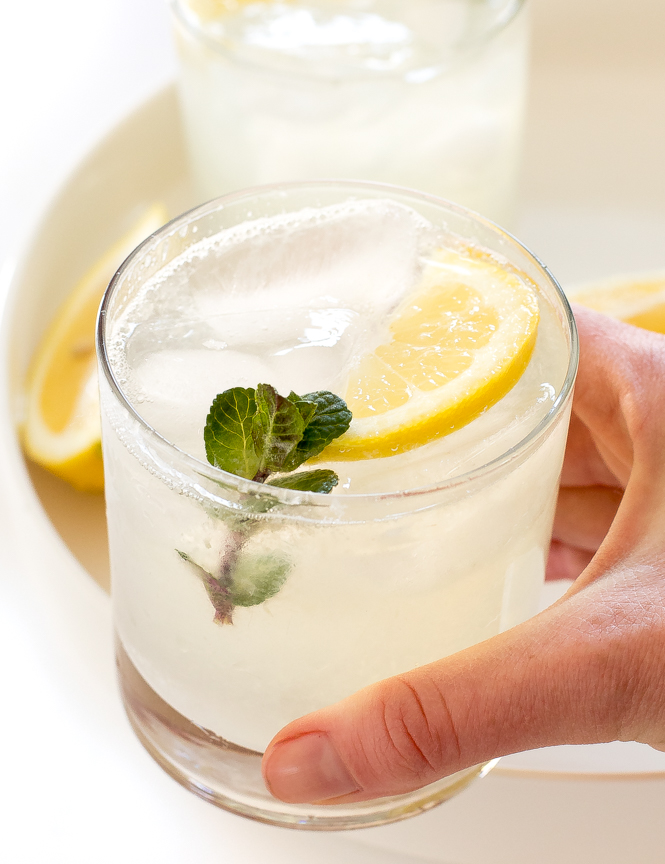 The Best Old Fashioned Lemonade