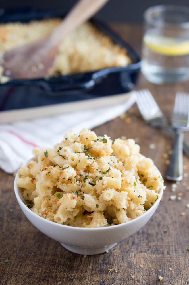 homemade macaroni and cheese with bread crumb topping