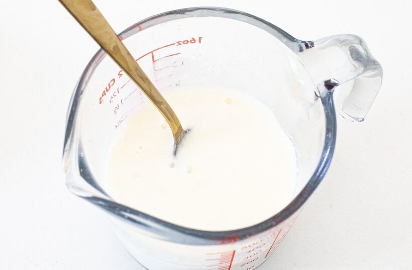 making homemade buttermilk