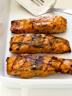 How To Make Maple Dijon Salmon | chefsavvy.com