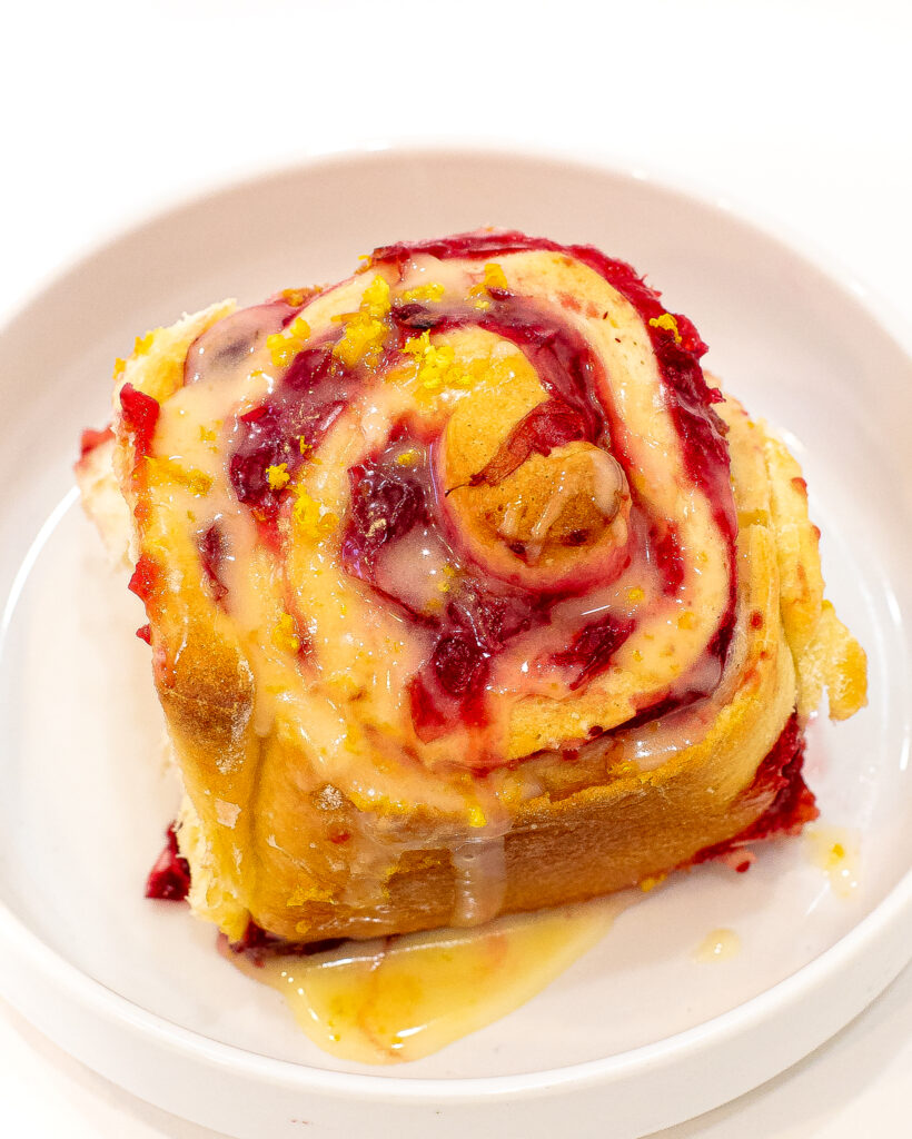 https://chefsavvy.com/wp-content/uploads/orange-cranberry-rolls-on-plate-820x1024.jpg