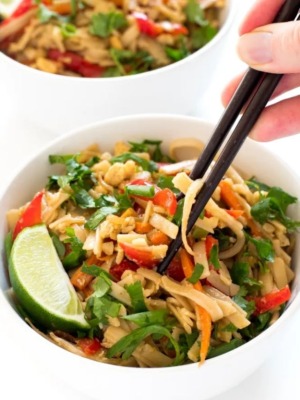 pad thai recipe is white bowl