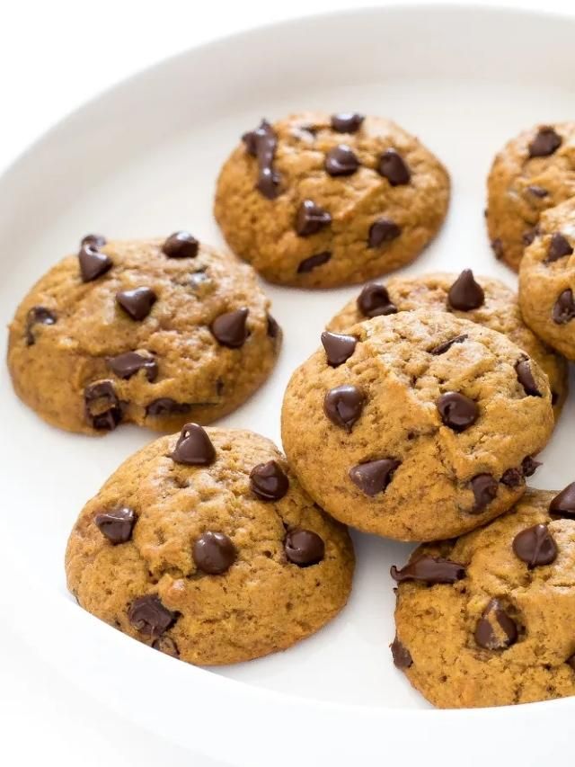 Chewy Pumpkin Chocolate Chip Cookies