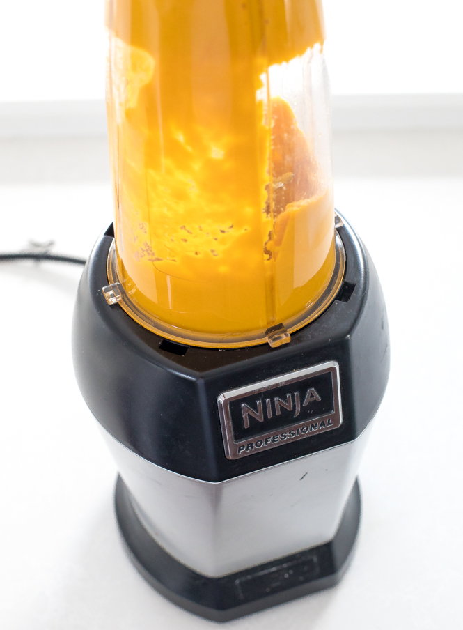 pureeing vegetables in blender