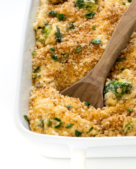 Cheesy Broccoli Quinoa Bake