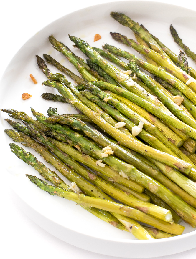 How To Make Roasted Asparagus With Garlic Breadcrumbs | chefsavvy.com