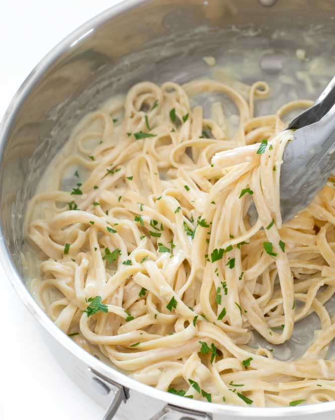 The BEST Fettuccine Alfredo | chefsavvy.com The BEST Fettuccine Alfredo