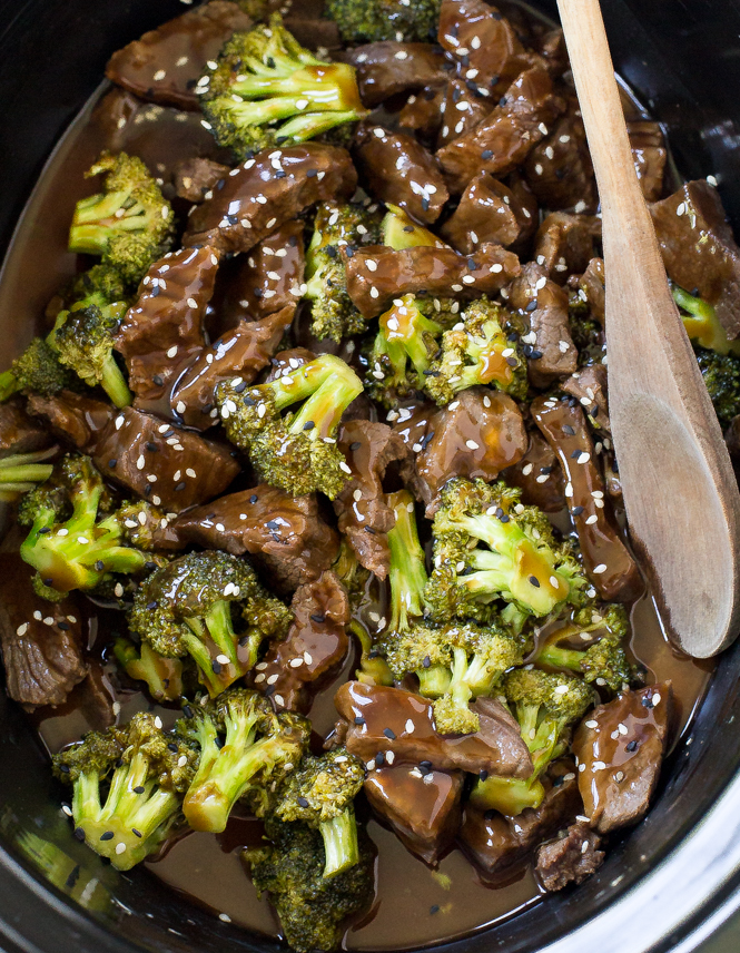 Rundt om der Flygtig The BEST Slow Cooker Beef and Broccoli (VIDEO!) - Chef Savvy