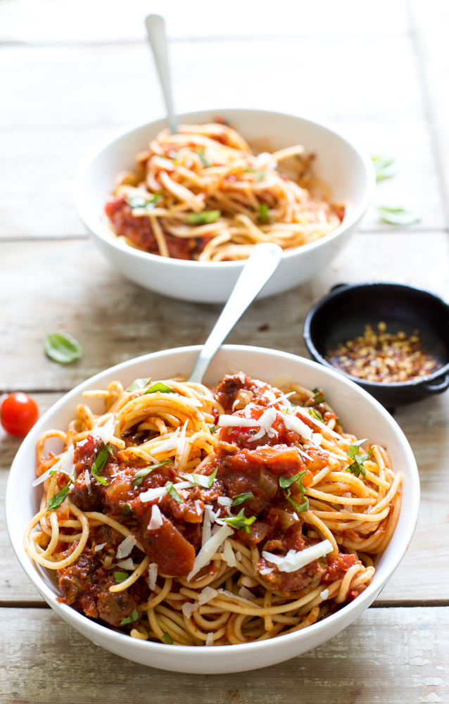 Slow Cooker Tomato Sauce | chefsavvy.com