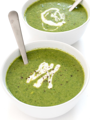 How To Make Creamy Broccoli Spinach Soup | chefsavvy.com