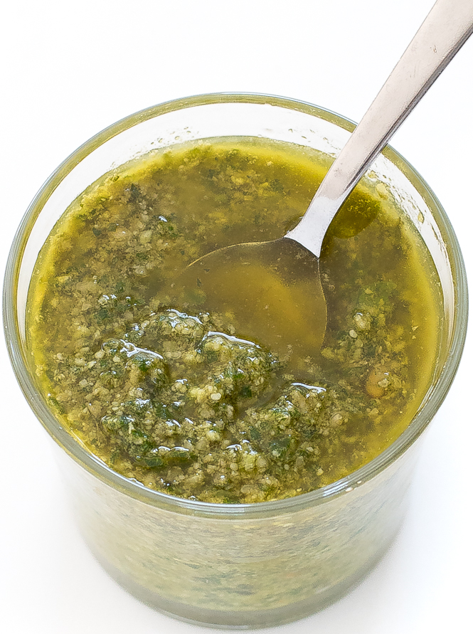 Easy Homemade Pesto recipe | chefsavvy.com