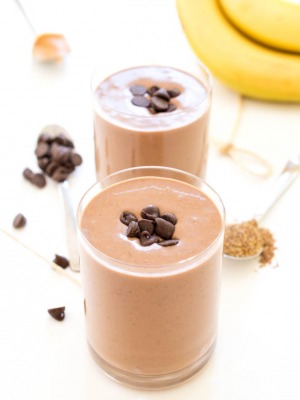 How To Make a Chocolate Peanut Butter Protein Smoothie Recipe